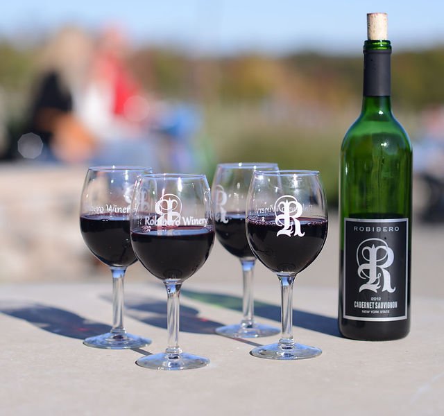 Robibero Winery Cabernet Sauvignon bottle and wine glasses