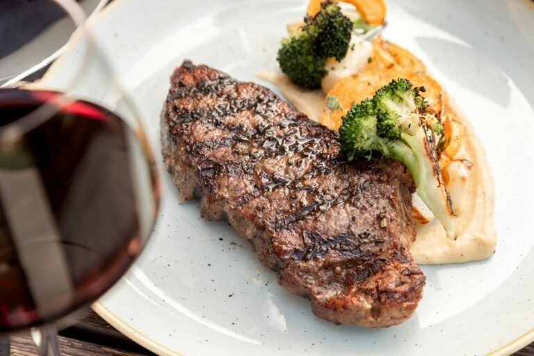 Illustrative steak dinner, not Cellaio